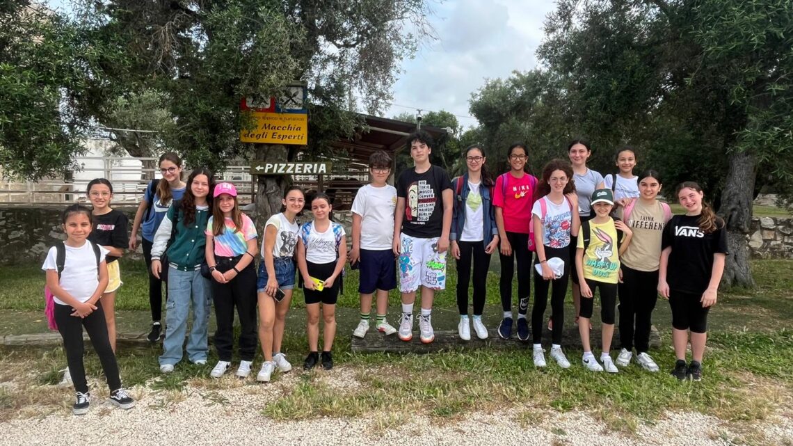 I ragazzi della Rocca Bovio Palumbo alla Macchia degli Esperti.