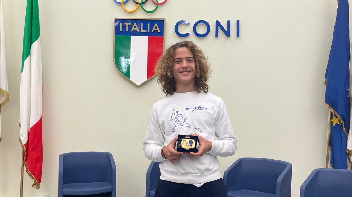 Siamo orgogliosi di comunicare che il nostro ex alunno, Matteo Vista, ha ricevuto il premio al palazzo Coni di Roma per meriti sportivi e scolastici, infatti ha conseguito la licenza media con 10 e lode. Complimenti Matteo la comunità scolastica Rocca Bovio Palumbo si congratula!