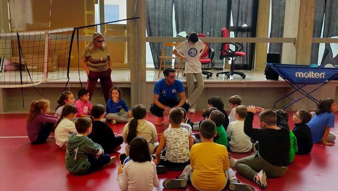 Parte il progetto “MinyVolley a scuola” all’Istituto Comprensivo Rocca Bovio Palumbo D’Annunzio